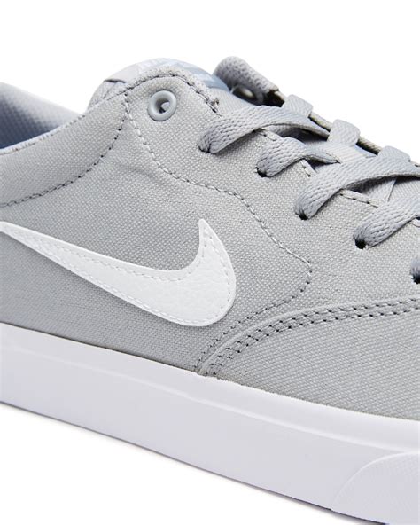 men's light grey sneakers